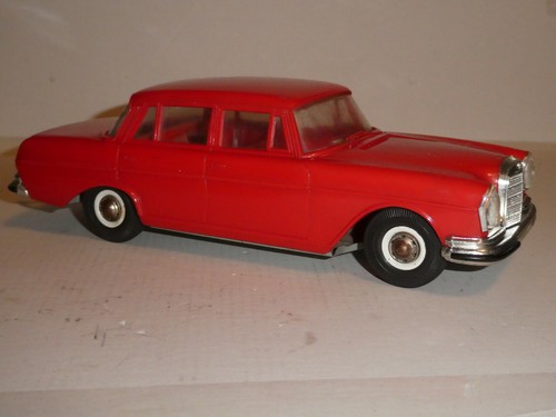 Gama mercedes heckflosse w108 - gama,